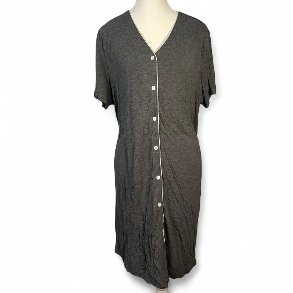 Gray‎ Button-Down nightgown